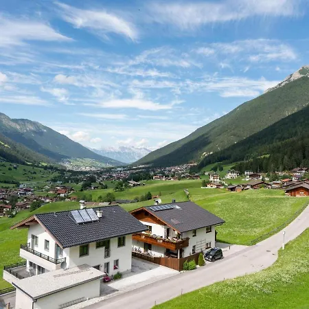 In Neustift In The Stubai Valley アパート ノイシュティフト・イム・シュトゥーバイタール